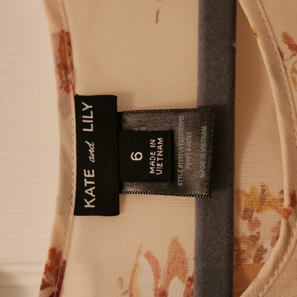 Kate and Lily size 6 floral dress - Picture 2 of 5